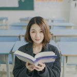 girl reading